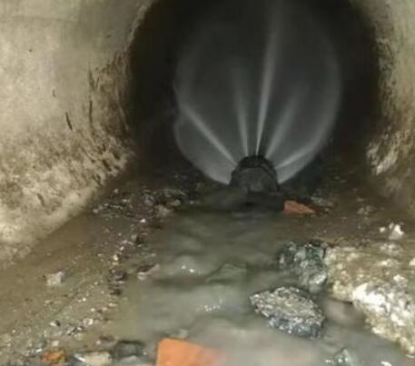 雷鸣镇市政管道清淤